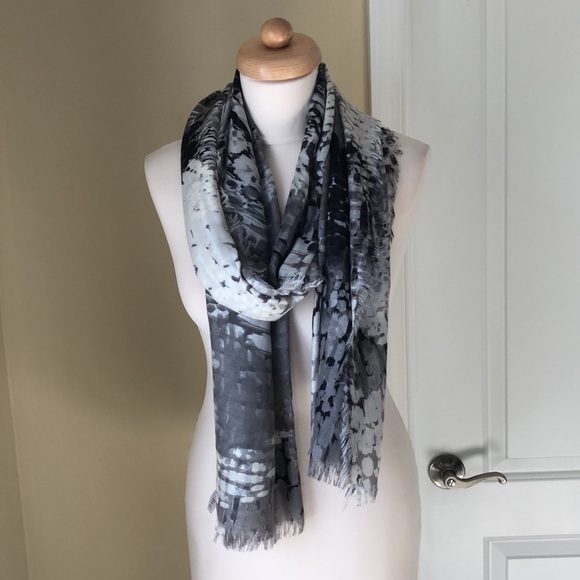 Nordstrom Eyelash Trim Print Cashmere & Silk Wrap - Picture 5 of 8